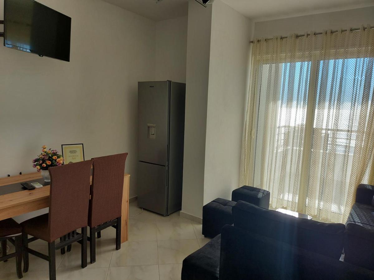 Bral Apartment 7 - Two-Bedroom With Seaview Durrës 外观 照片