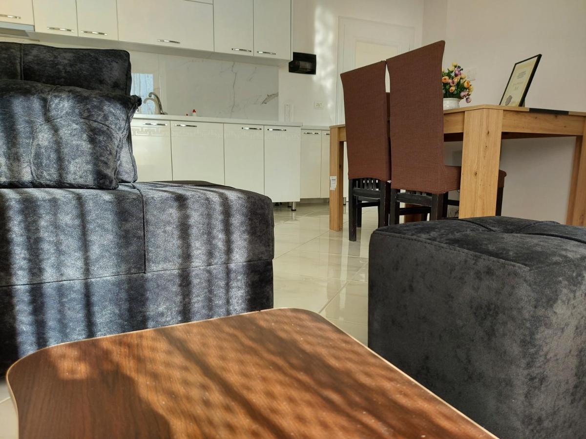 Bral Apartment 7 - Two-Bedroom With Seaview Durrës 外观 照片