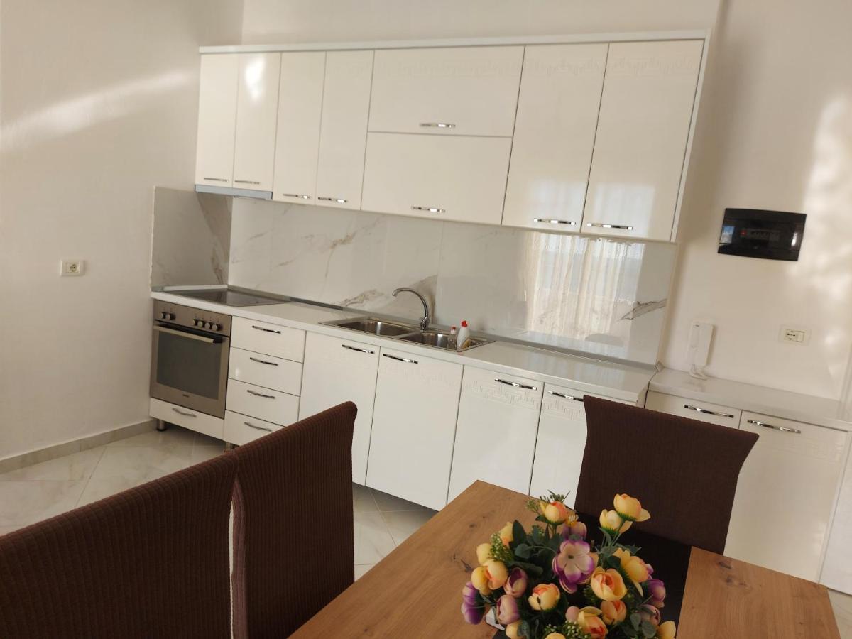 Bral Apartment 7 - Two-Bedroom With Seaview Durrës 外观 照片