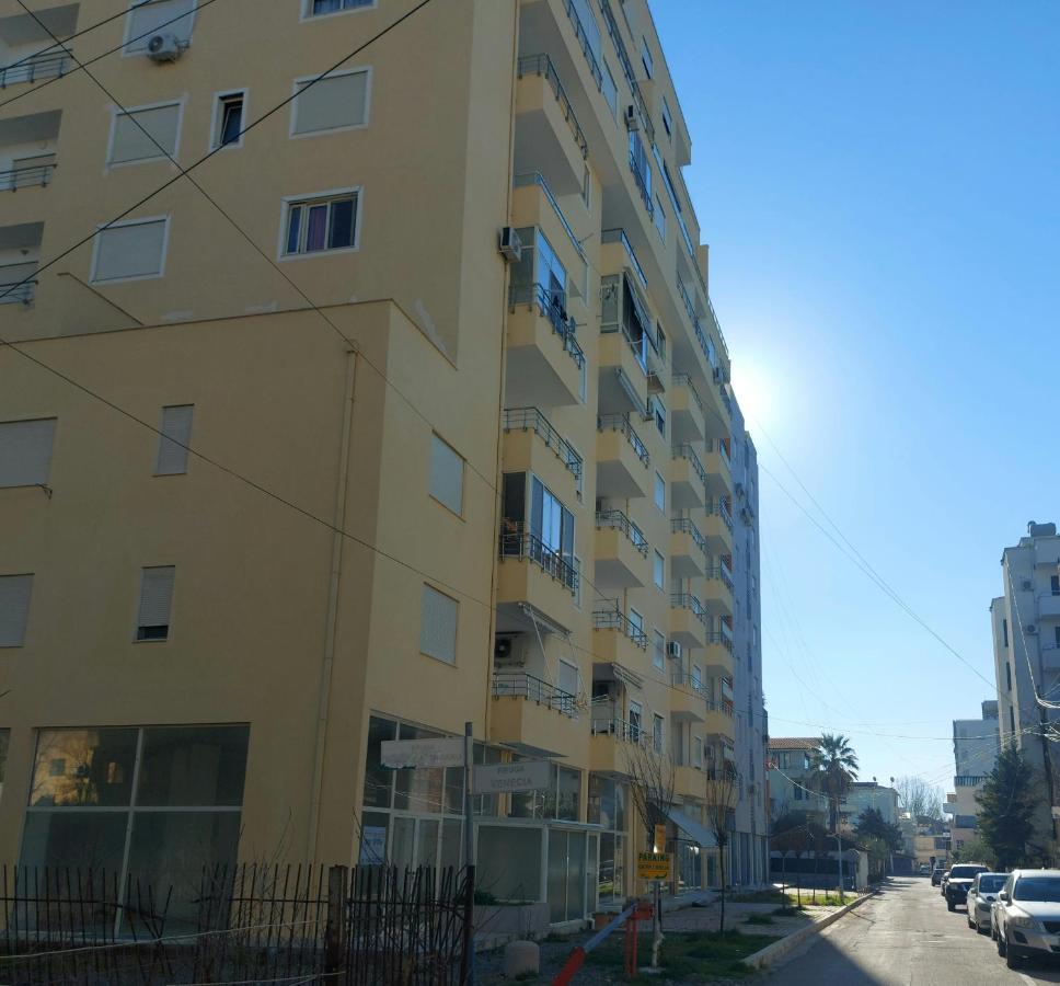 Bral Apartment 7 - Two-Bedroom With Seaview Durrës 外观 照片