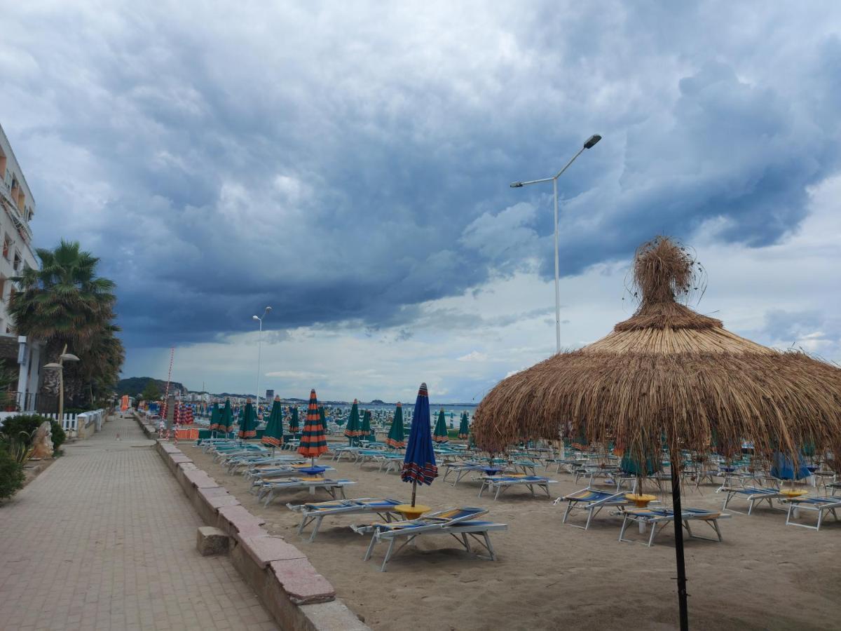 Bral Apartment 7 - Two-Bedroom With Seaview Durrës 外观 照片